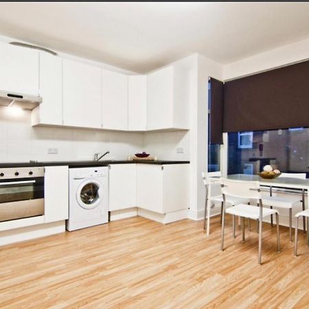 Budget Double Room Close To Leeds University And City Centre Εξωτερικό φωτογραφία